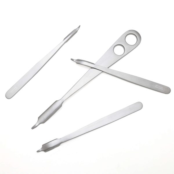 Hand-Held Retractors